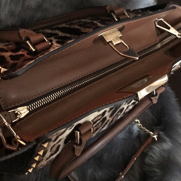 Flash SALE⏰RARE🔥Valentino Gavarani Rockstud pony hair animal print bag 3in1  📸 - Picture 7 of 10